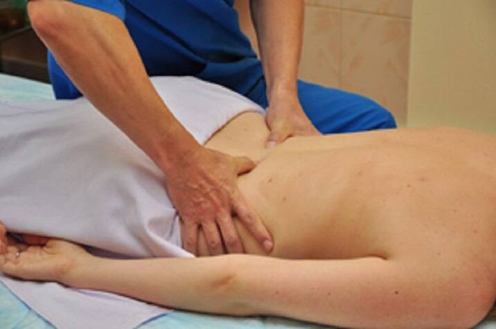 Massage for the effective treatment of osteochondrosis of the lumbar spine.